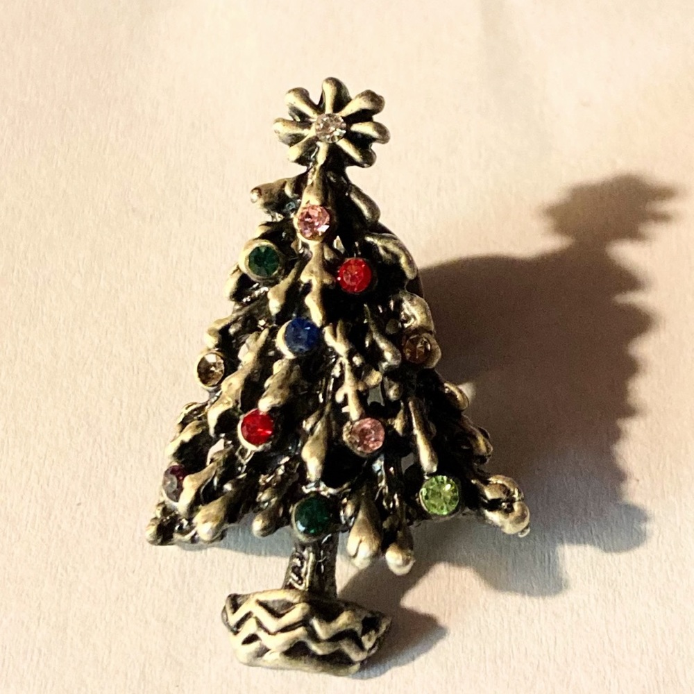 Christmas tree brooch